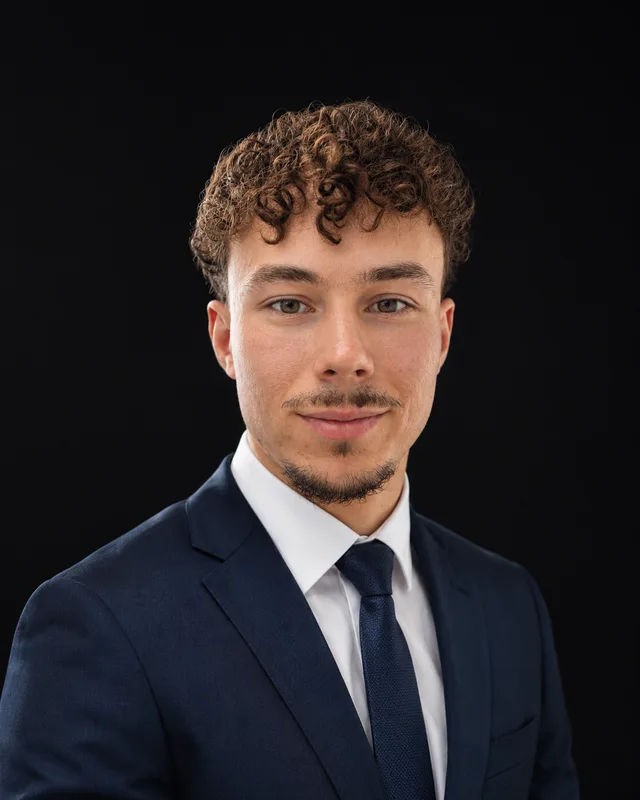 Porträt von Felix Hempel, Softwareentwickler und Gründer von SoftEdge